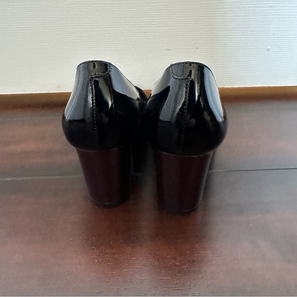 Size 8 Capelli Rossi Patent Leather Black and Burgundy Thick Chunky Heel Pump - Picture 5 of 10